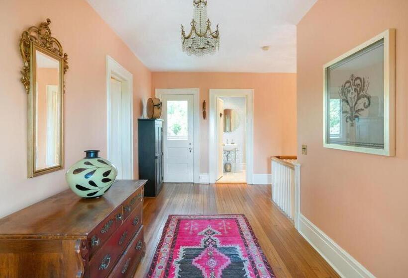 호텔 Lion S Head B&b