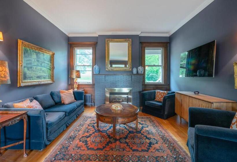 호텔 Lion S Head B&b