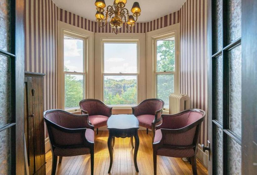 호텔 Lion S Head B&b