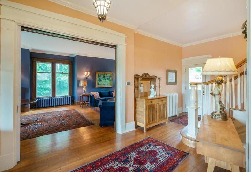 호텔 Lion S Head B&b