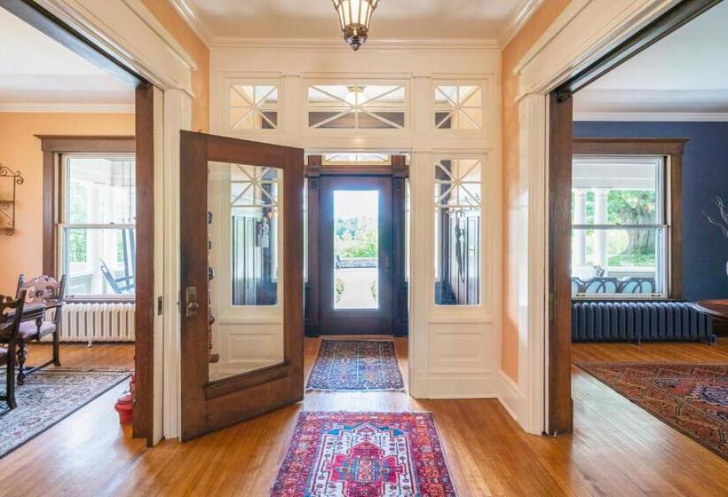 호텔 Lion S Head B&b