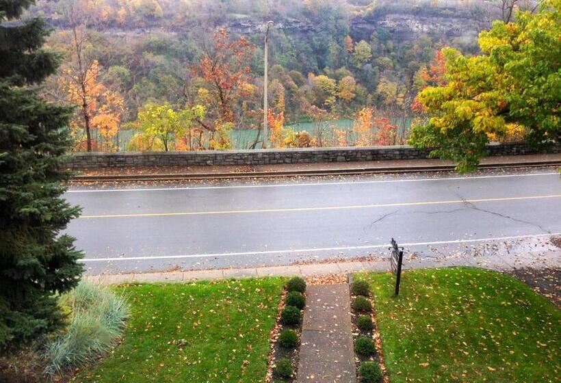 호텔 Lion S Head B&b