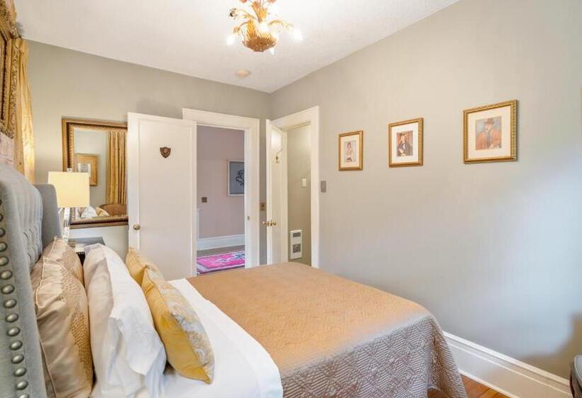 호텔 Lion S Head B&b