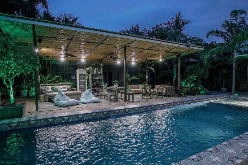 فندق Tamarindo Bay Suites   Self Check In, Adults Only