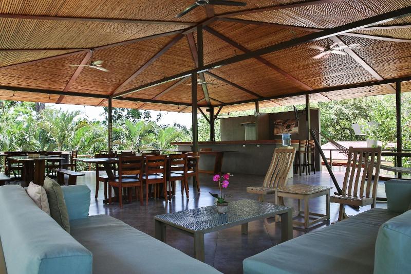 فندق Tamarindo Bay Suites   Self Check In, Adults Only