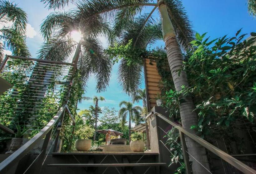 فندق Tamarindo Bay Suites   Self Check In, Adults Only