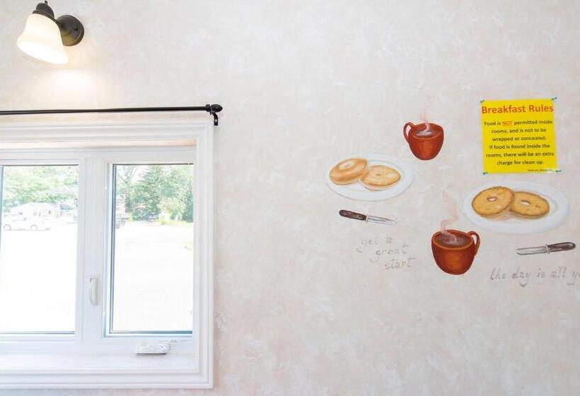 Niagara Parkway Court Motel