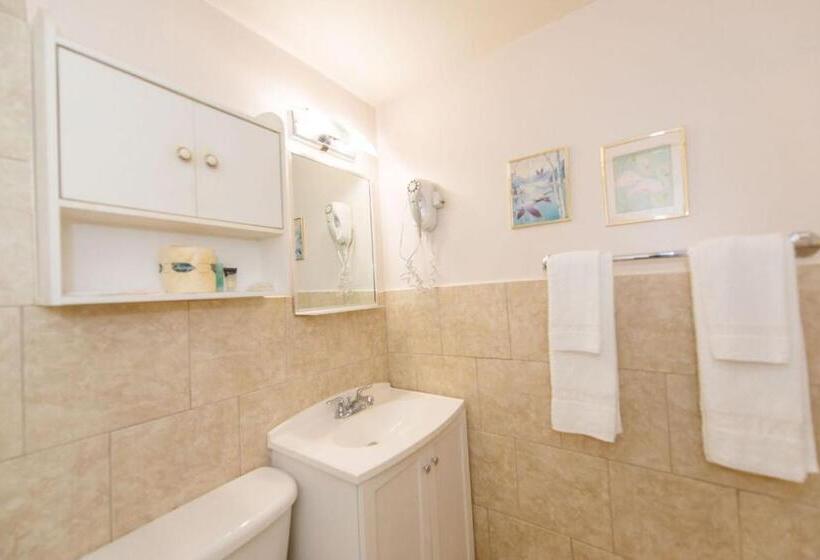 Niagara Parkway Court Motel