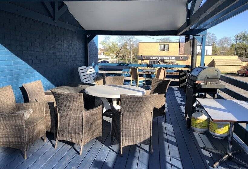 Niagara Parkway Court Motel