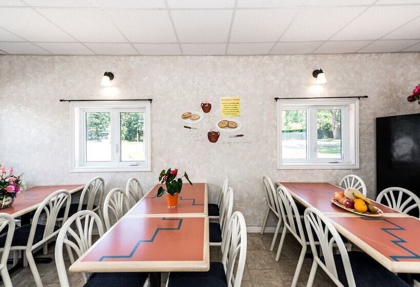 Niagara Parkway Court Motel