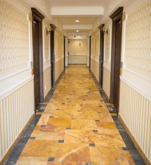 בית מלון כפרי Aviator Boutique