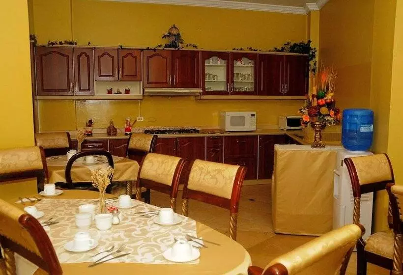 هتل Colony Inn