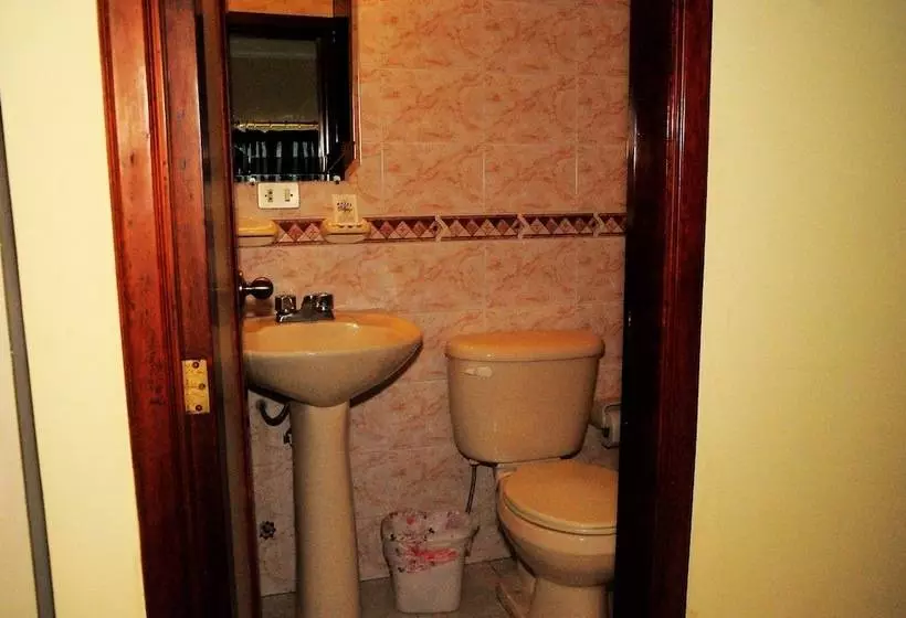 هتل Colony Inn