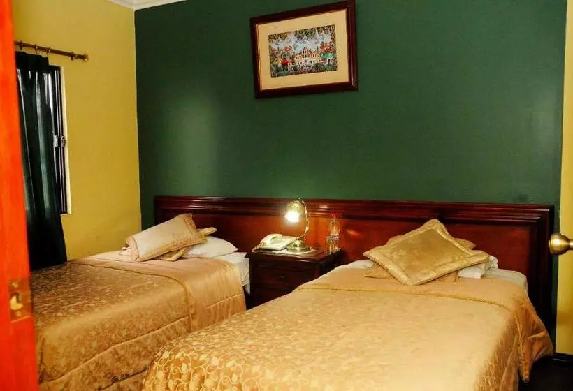 هتل Colony Inn