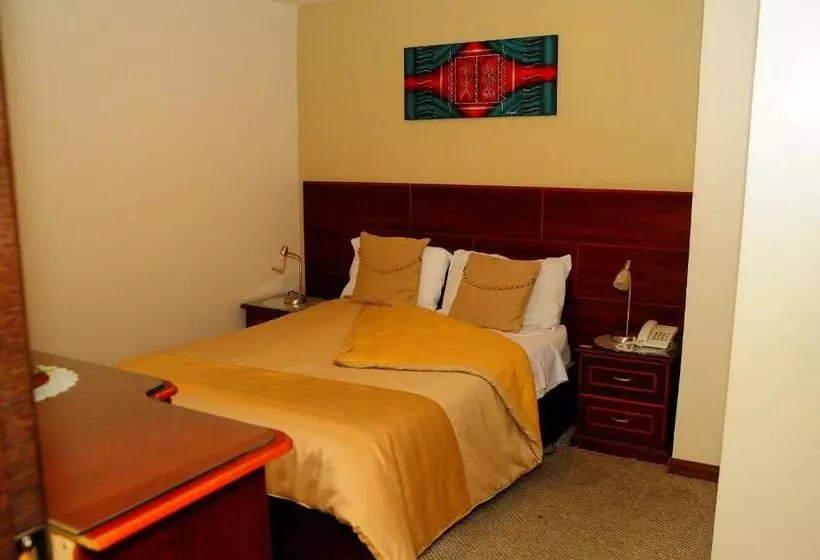 هتل Colony Inn