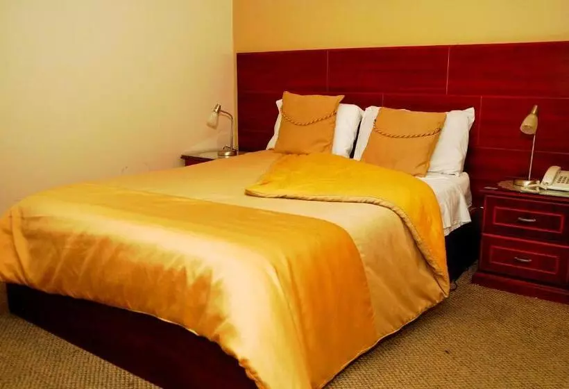 هتل Colony Inn
