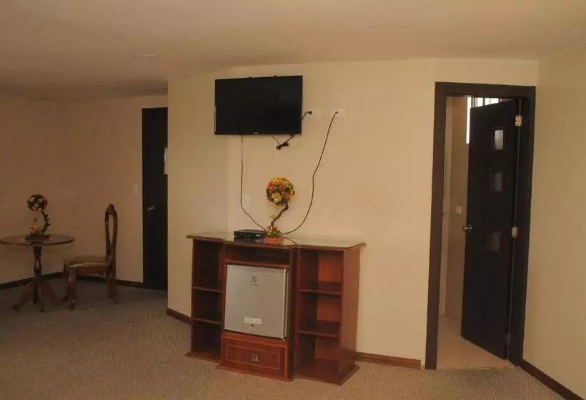 هتل Colony Inn