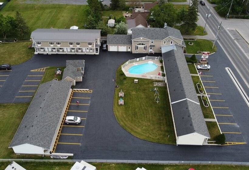 בית מלון כפרי Fox Motor Inn