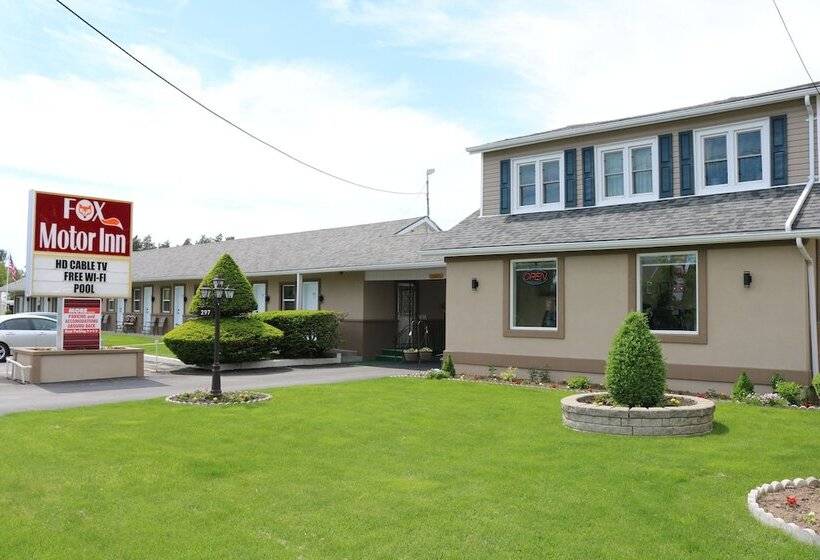 בית מלון כפרי Fox Motor Inn