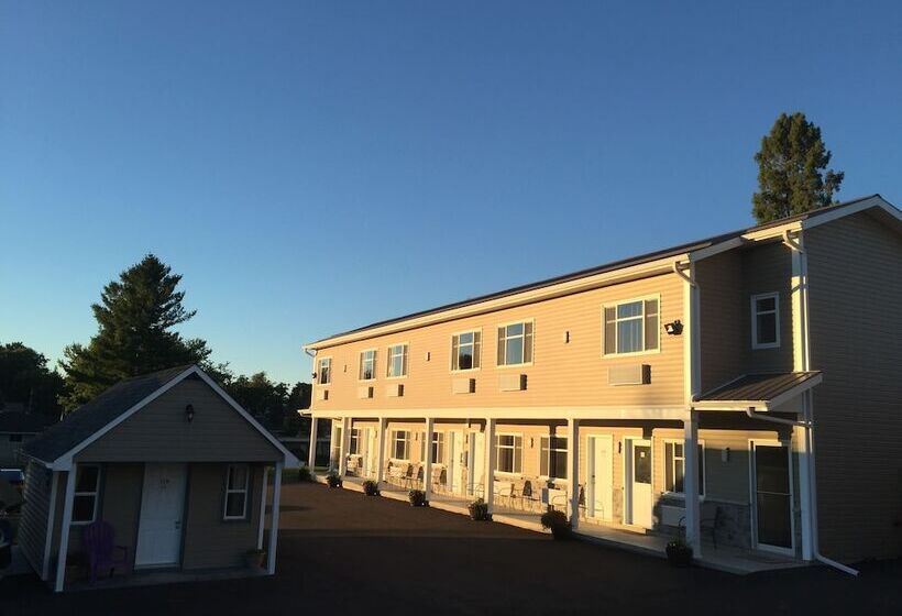 בית מלון כפרי Fox Motor Inn