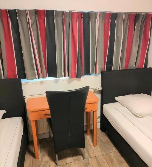 בית מלון כפרי Holland Lodge