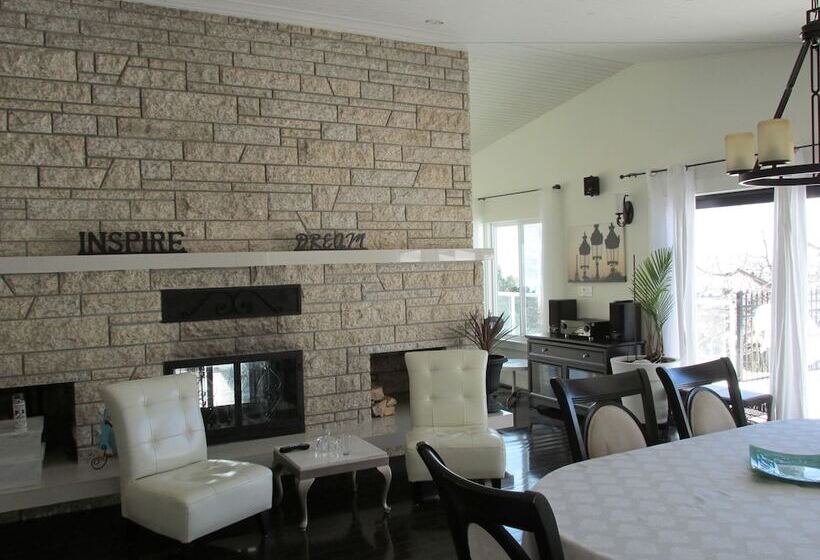 בית מלון כפרי Le Chateau Du Lac