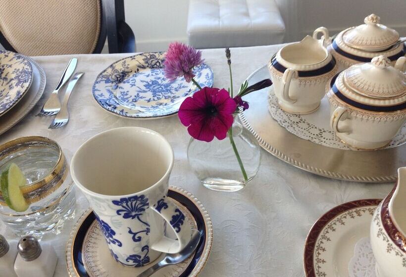 בית מלון כפרי Le Chateau Du Lac