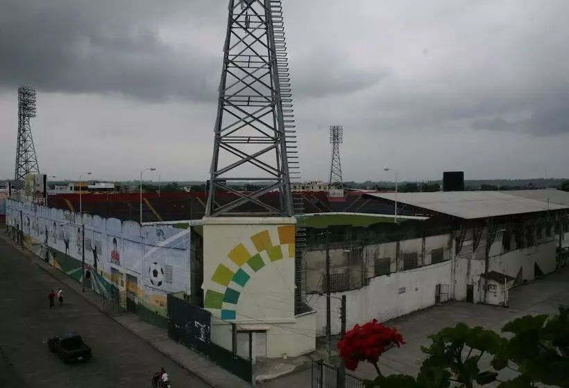 ホテル Olimpico Quevedo