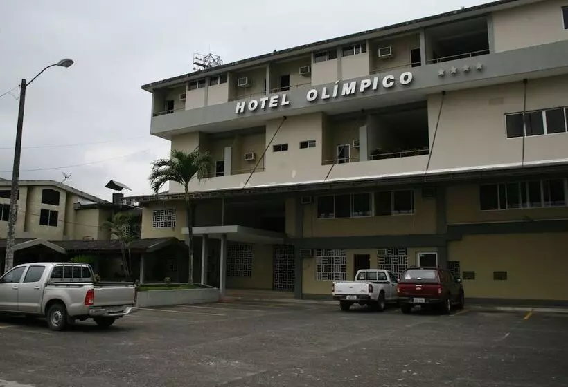 ホテル Olimpico Quevedo
