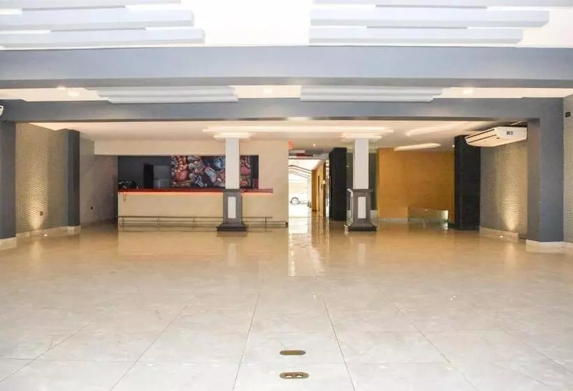 ホテル Olimpico Quevedo