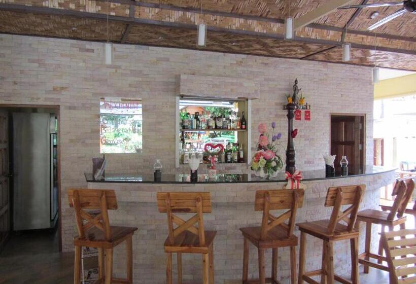 אתר נופש Flower Paradise Bungalows & Swiss Restaurant Roestiland