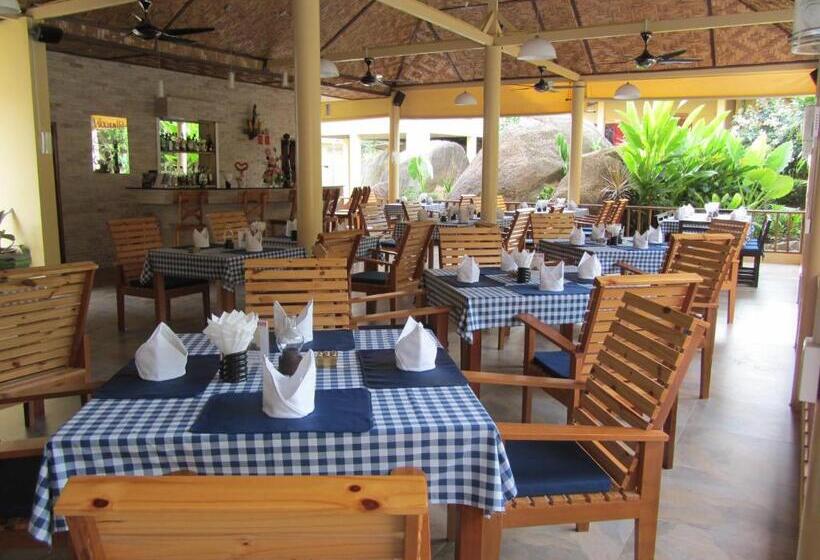 אתר נופש Flower Paradise Bungalows & Swiss Restaurant Roestiland