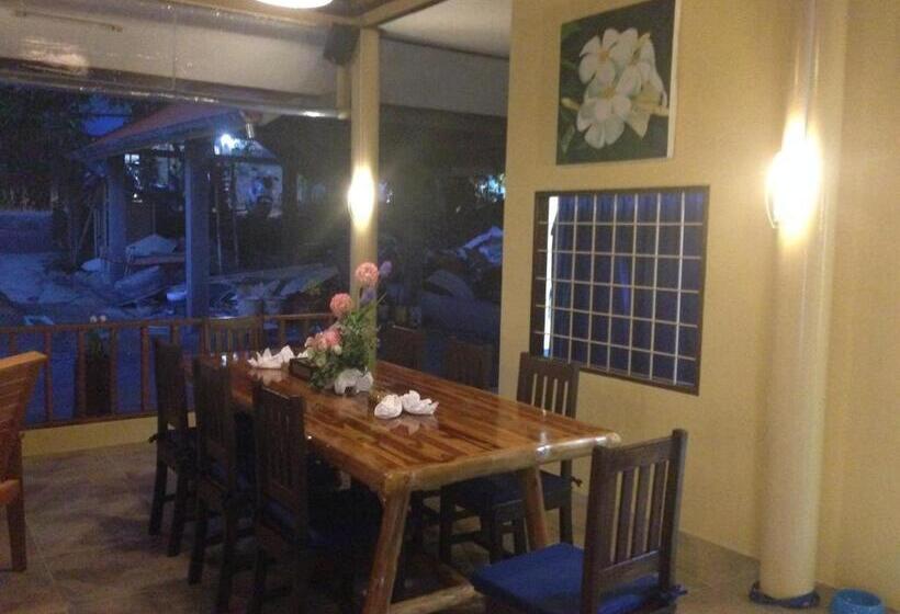 אתר נופש Flower Paradise Bungalows & Swiss Restaurant Roestiland