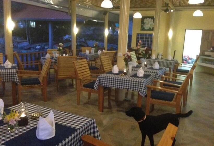 אתר נופש Flower Paradise Bungalows & Swiss Restaurant Roestiland