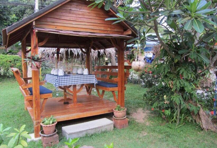 אתר נופש Flower Paradise Bungalows & Swiss Restaurant Roestiland