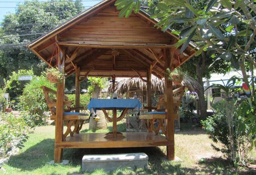 אתר נופש Flower Paradise Bungalows & Swiss Restaurant Roestiland