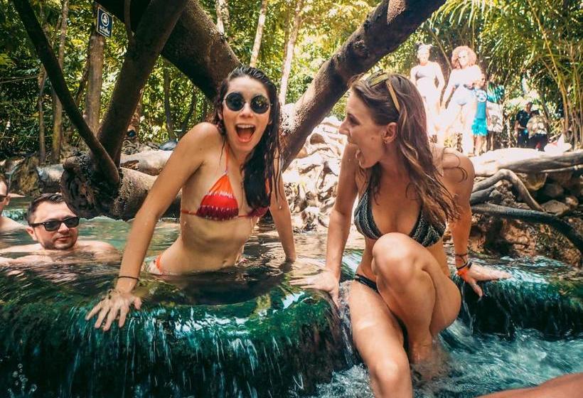 הוסטל Bodega Krabi