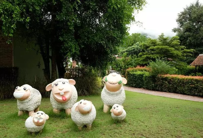 Stamp Hills Resort