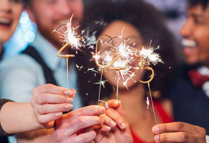 V Hotel Dubai, Curio Collection By Hilton