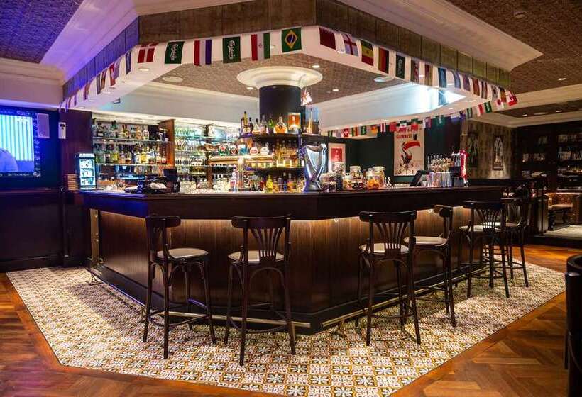 V Hotel Dubai, Curio Collection By Hilton