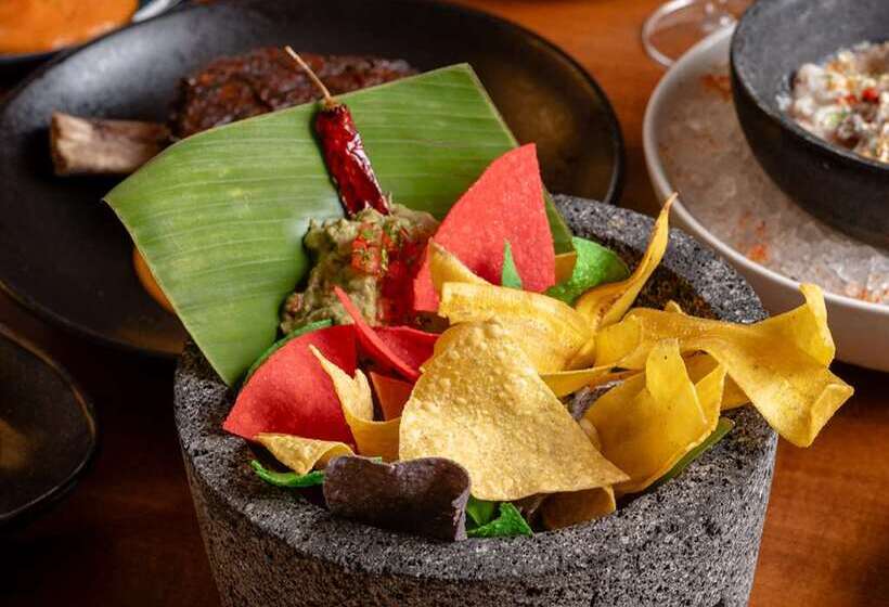 V Hotel Dubai, Curio Collection By Hilton