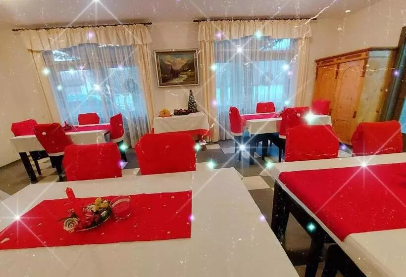 Aamiaismajoitus (B&B) Pensiunea Keisd