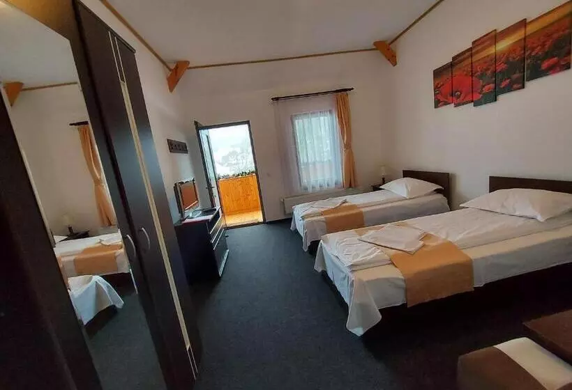 Aamiaismajoitus (B&B) Pensiunea Keisd
