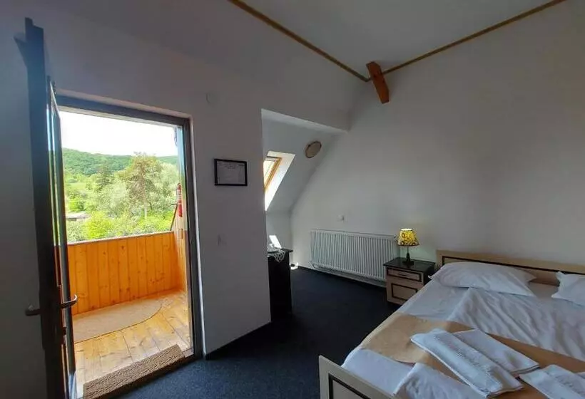 Aamiaismajoitus (B&B) Pensiunea Keisd