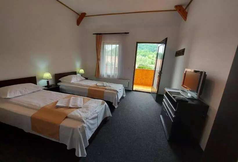 Aamiaismajoitus (B&B) Pensiunea Keisd