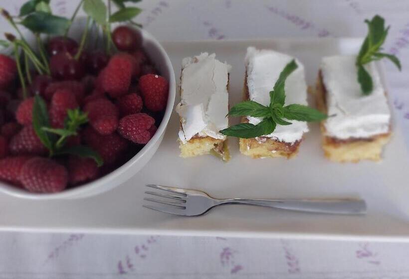 تختخواب و صبحانه Pensiunea Keisd