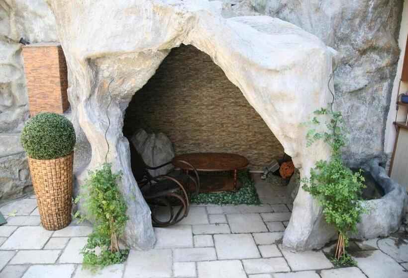 هتل City Garden Rooms And Apartments