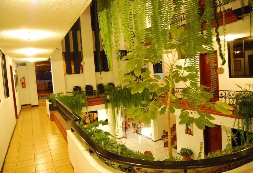 ホテル El Indio Inn