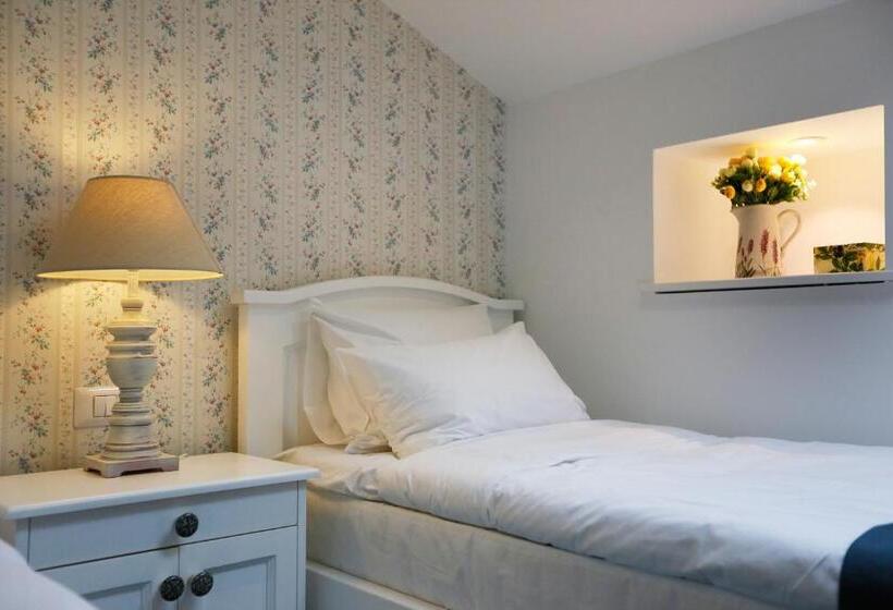 هتل Les Jardins Carol