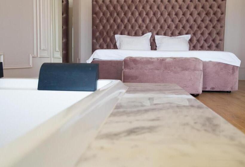 בית מלון כפרי Nautic Luxury Club